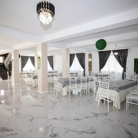 Rem Garden Hotel Novaci Străini Exterior foto
