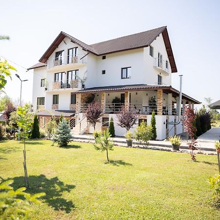 Rem Garden Hotel Novaci Străini Exterior foto