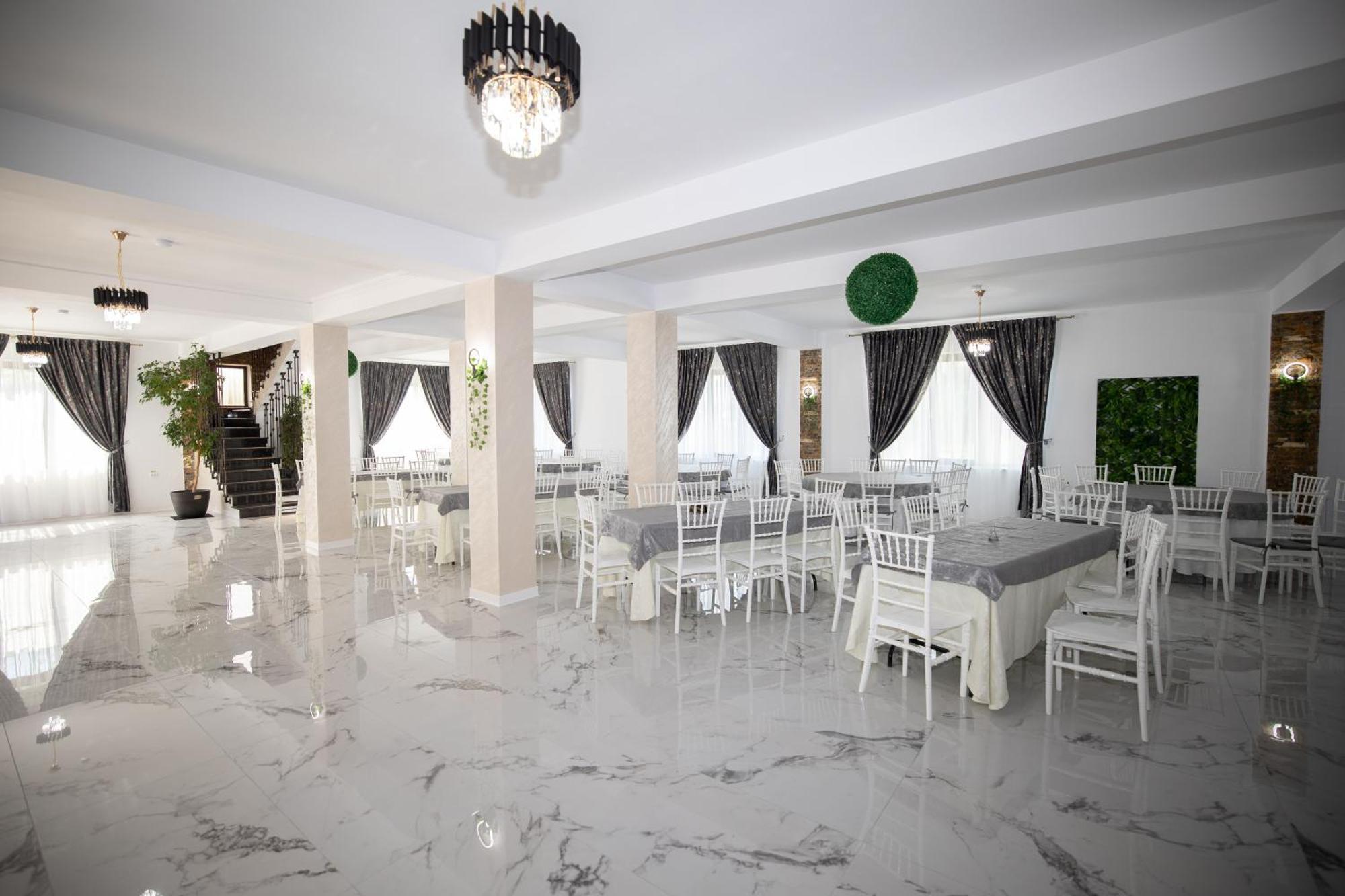Rem Garden Hotel Novaci Străini Exterior foto